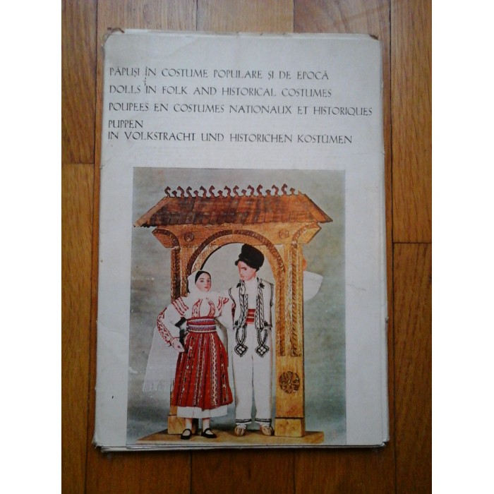 PAPUSI IN COSTUME POPULARE SI DE EPOCA 